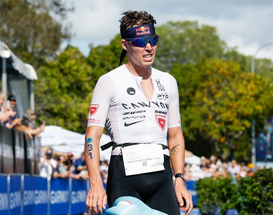 Hayden Wilde taking the win on debut at the Garmin Noosa Triathlon 2023