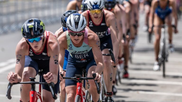 Taylor Knibb and Flora Duffy lead the bike pack at WTCS Cagliari 2024