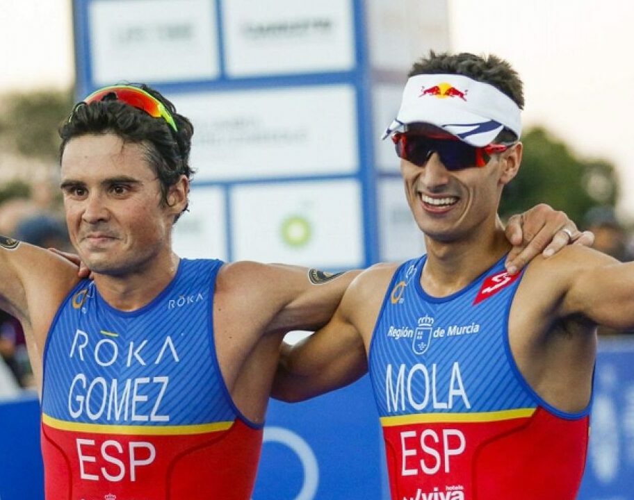 Two short course stars, Javier Gomez and Mario Mola, stand side-by-side.